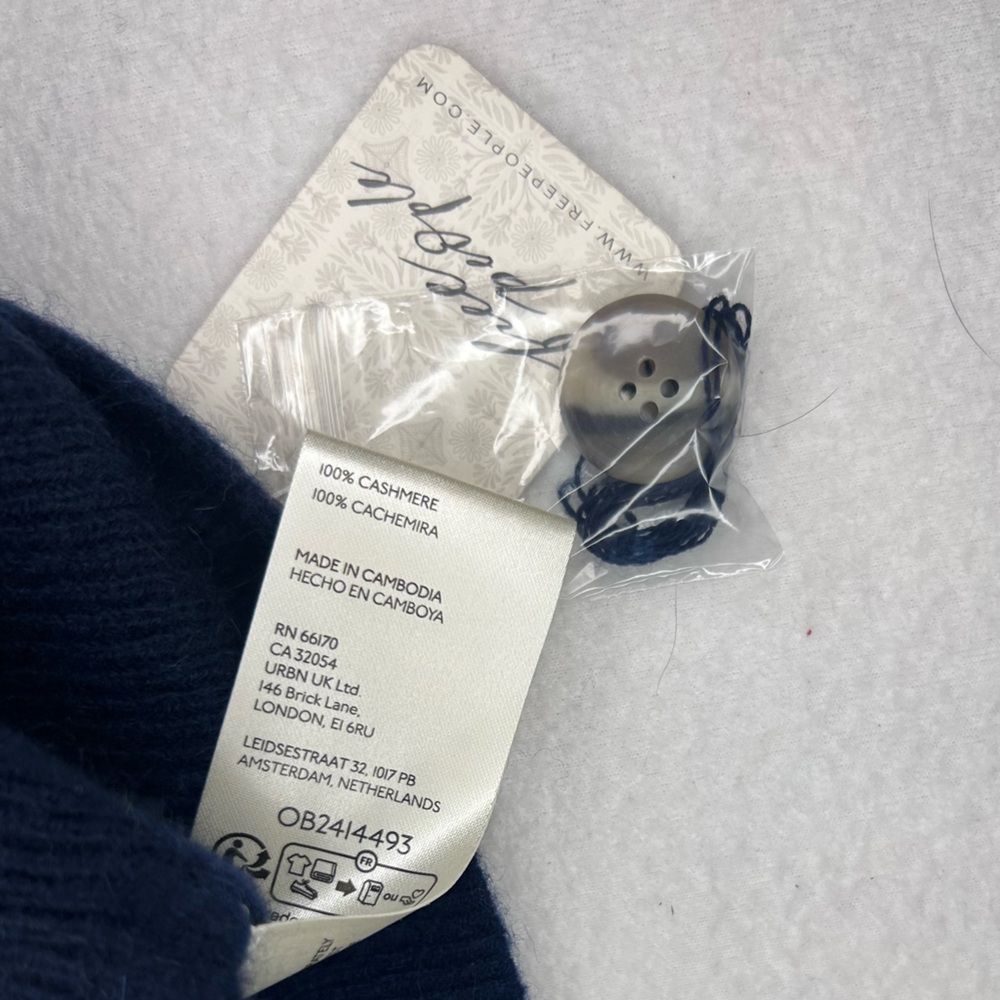 Free People Eclair Cashmere Cardigan XS Midnight Navy Blue Button Front NWT - Picture 5 of 11